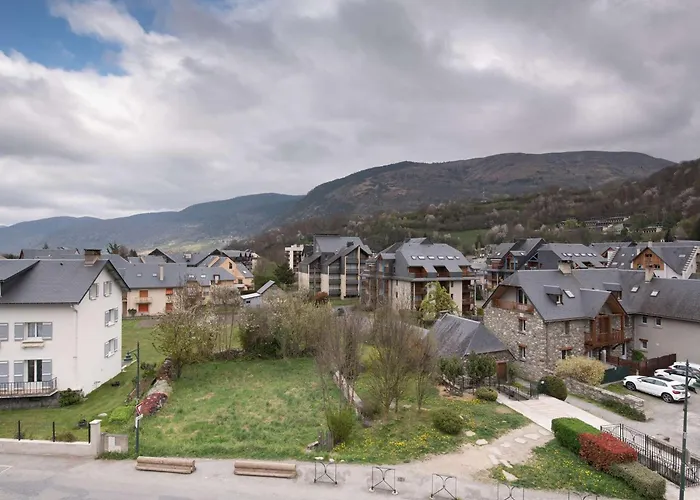 Duplex 4 Pers. Au Cœur De Lary, Proche Téléphérique - Fr-1-296-336 Appartement *